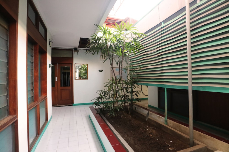 Exterior & Views 5, Hotel Kenongo, Surabaya