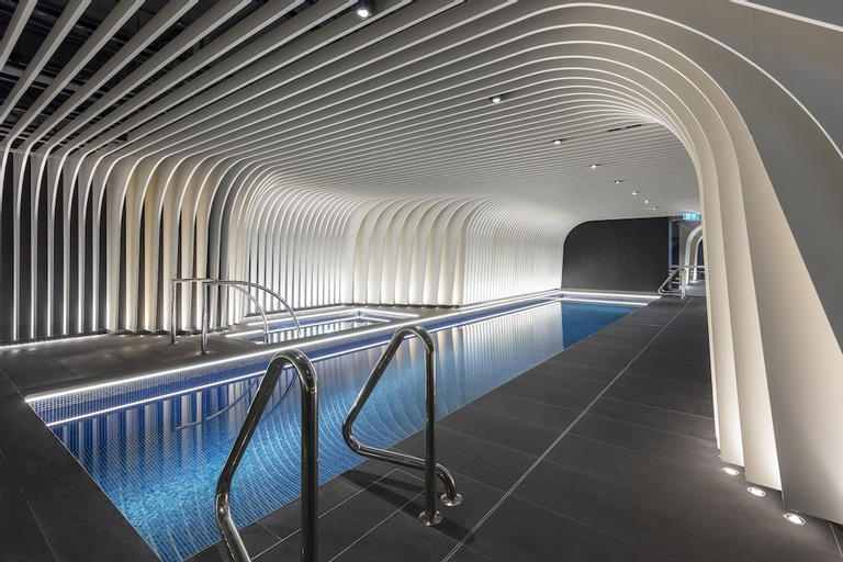 Exterior & Views 27