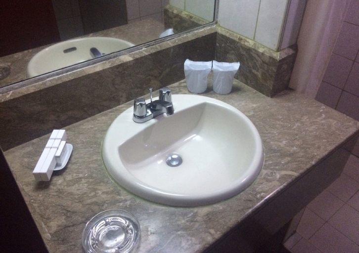 Bedroom 5, Palm Hotel Manila, Manila City