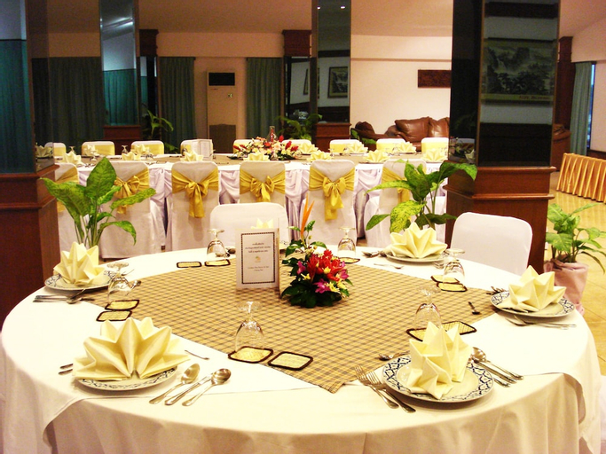 Business Facilities