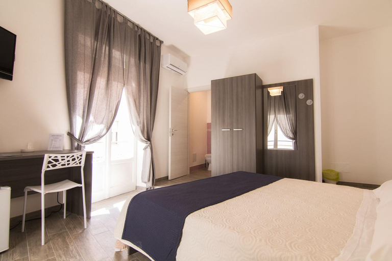 Bedroom 2, Cavour Rooms, Syracuse