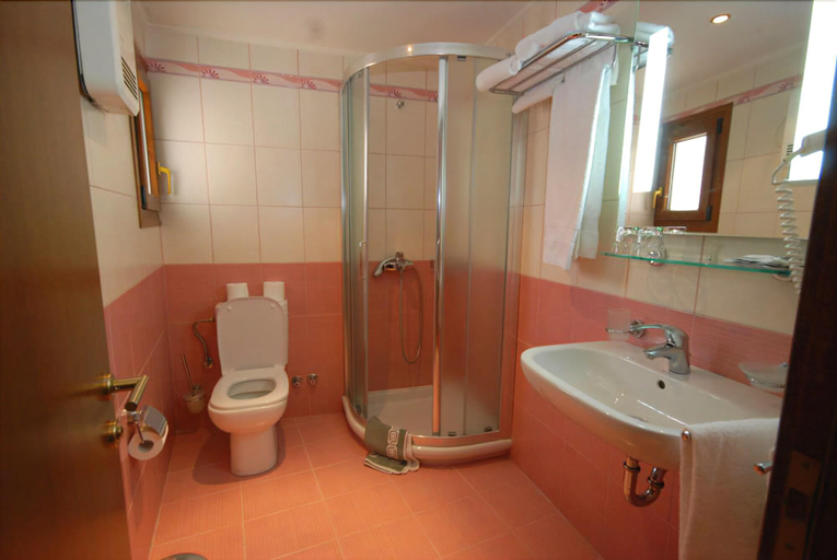 Bathroom 4, Hotel Elvetia, Central Greece