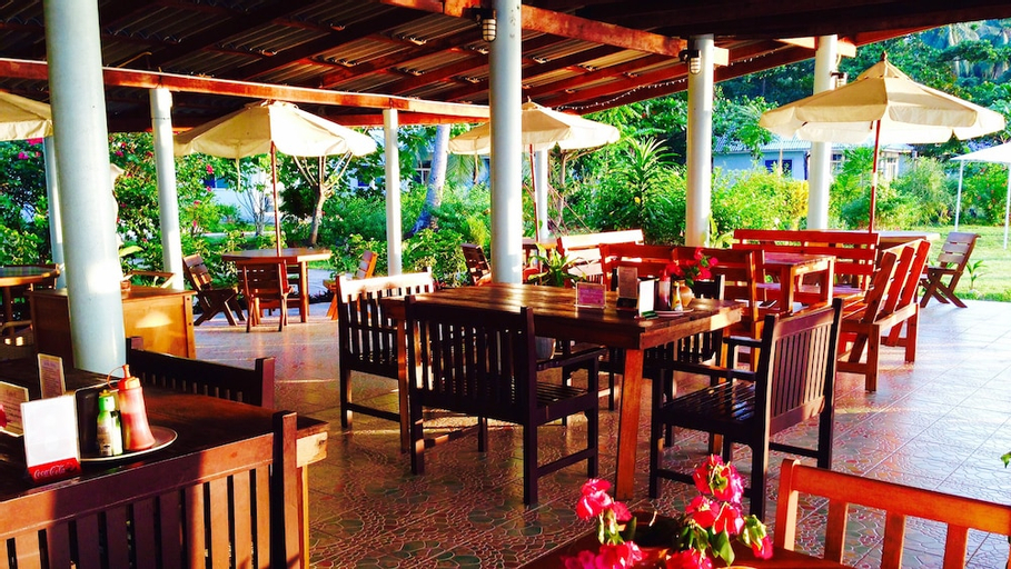 Food & Drinks 3, Koh Mook Riviera Beach Resort, Kantrang
