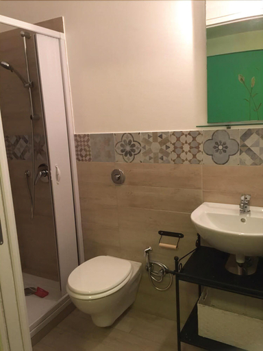 Bathroom 4, Dragonfly B&B, Trapani