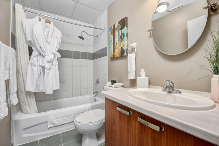 Bathroom 5, Willowdale Hotel Toronto North York, Toronto