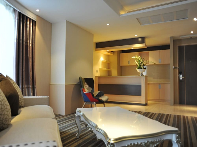 Dining Room 11