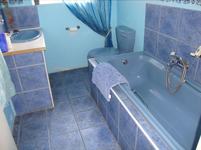 Bathroom 5, Gateway Guest House, Ekurhuleni