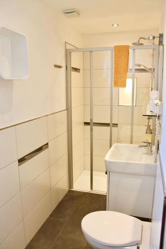 Bathroom 4, Pension Alscher, Goslar