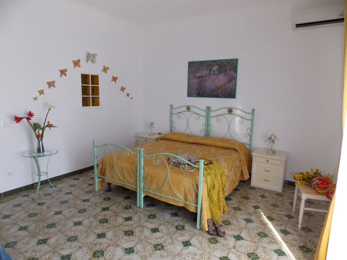 Bedroom 2, Villa Loreta, Napoli