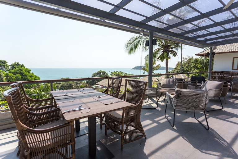 Exterior & Views 18