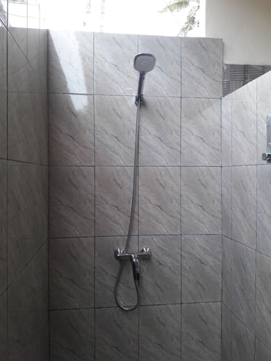 Bathroom 4, Pemuntalan Guesthouse, Klungkung