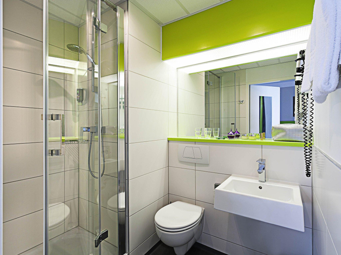 Bathroom 4, B&B HOTEL Bochum-Hbf, Bochum