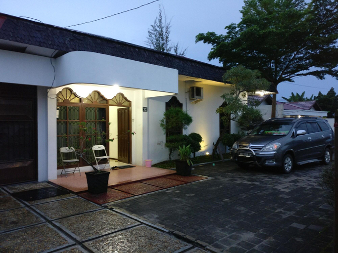 Exterior & Views 2, Wisma Liontine, Palangkaraya