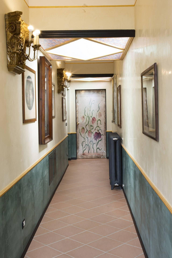 Public Area 3, Corte Rosantico, Verona