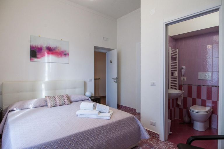 Bedroom 2, Le Oreadi, Salerno