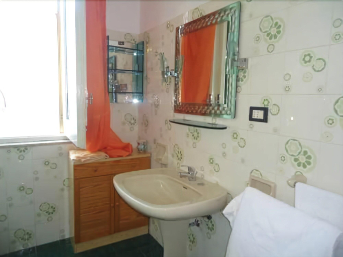 Bathroom 5, Le case di Anna e Carla, Trapani