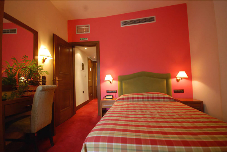 Bedroom 3, Hotel Elvetia, Central Greece