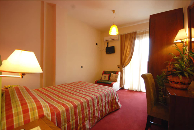 Bedroom 3, Hotel Elvetia, Central Greece
