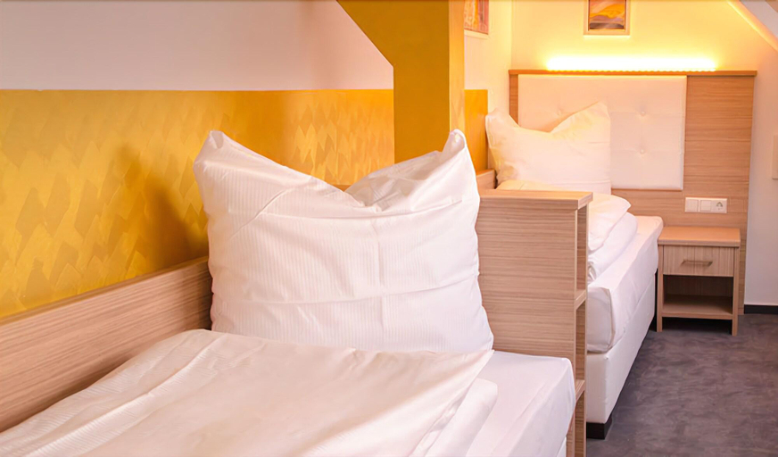 Bedroom 2, Alpha & Omega Hotel Stuttgart - air-conditioned, Stuttgart