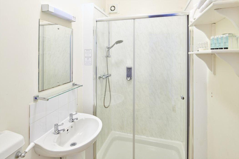 Bathroom, Wensum Guest House, Norfolk