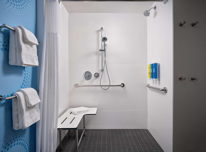 Bathroom 4, Tru By Hilton Indianapolis Downtown, IN, Marion