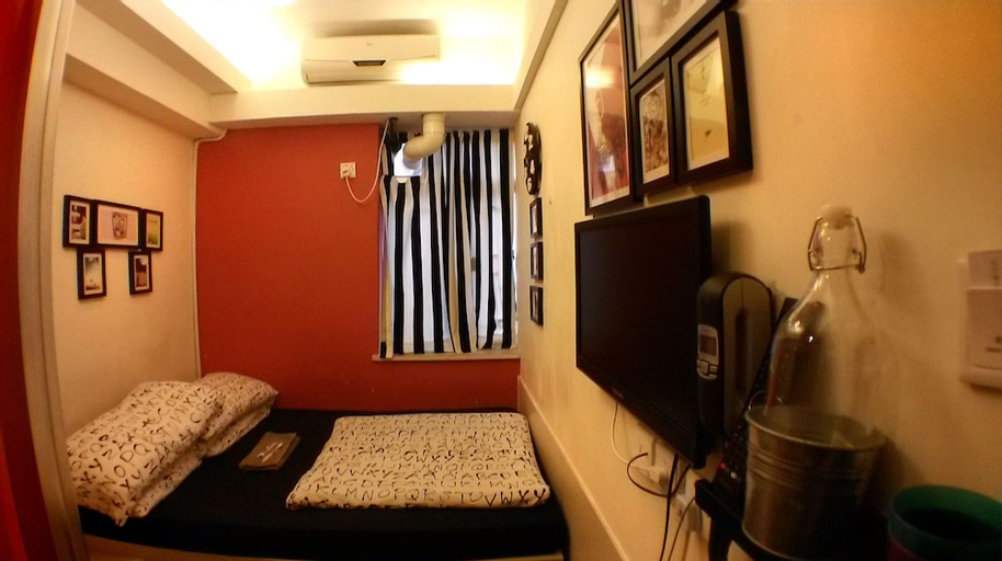 Bedroom 2, Train Inn, Kowloon