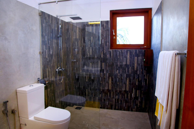 Bathroom 4, Malu Banna, Beruwala