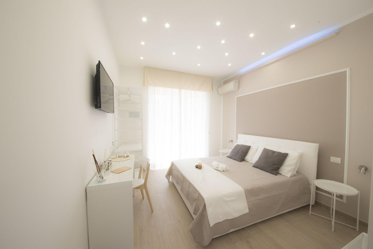 Bedroom 2, B&B シェリエ - セントロ ディ サレルノ, Salerno