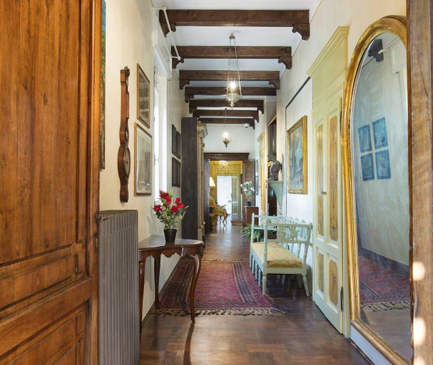 Public Area 3, Corte Rosantico, Verona