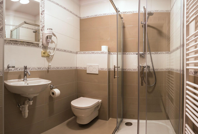 Bathroom 5, Penzion Longus, Hodonín