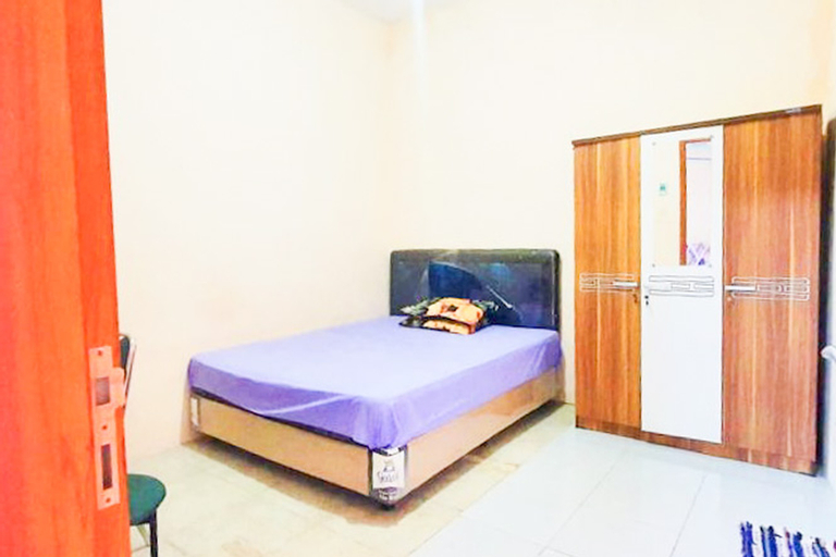Bedroom 5, Green Kanca Syariah Guest House Mitra RedDoorz, Pasuruan