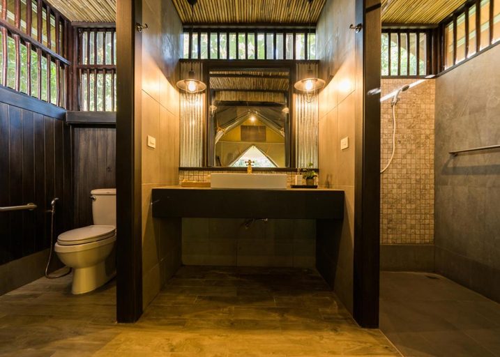 Bathroom, Hintok River Camp - SHA Certified, Sai Yok
