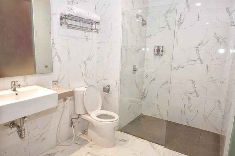 Bathroom 5, Halogen Merauke, Merauke