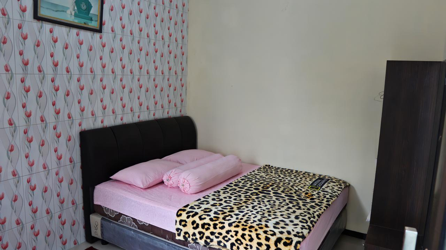 Bedroom 4, Villa Puri Sekar Asri 5 Bedroom, Malang