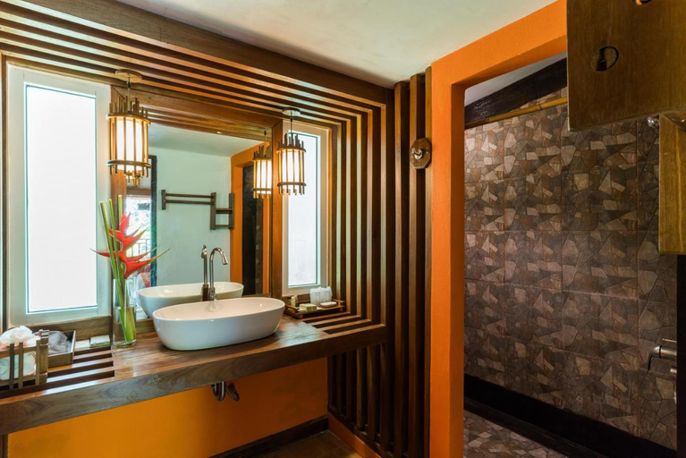 Bathroom 5, Home Phutoey River Kwai Hotspring & Nature Resort - SHA Certified, Sai Yok