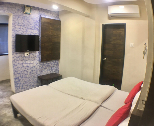 Bedroom 3, Hotel Shalimar, Mumbai Suburban