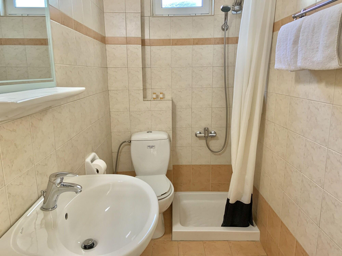Bathroom 4, Hotel Flisvos, Peloponnese