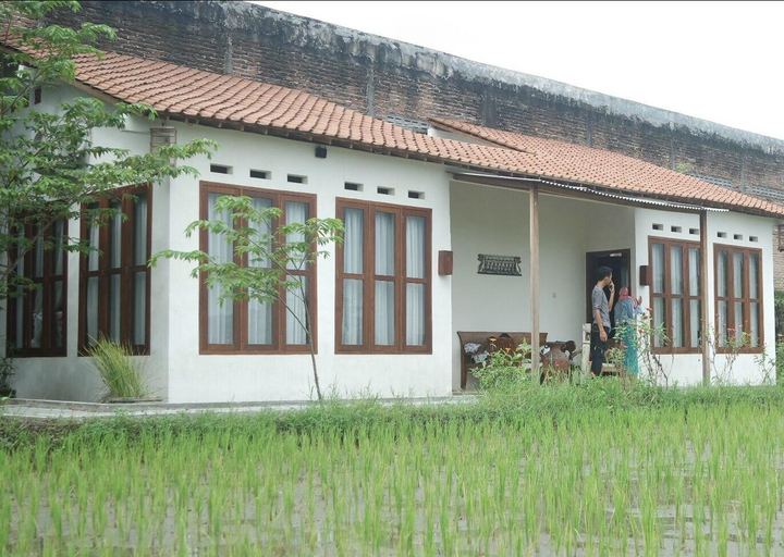 Exterior & Views 1, Rosella Cottage Yogyakarta, Sleman
