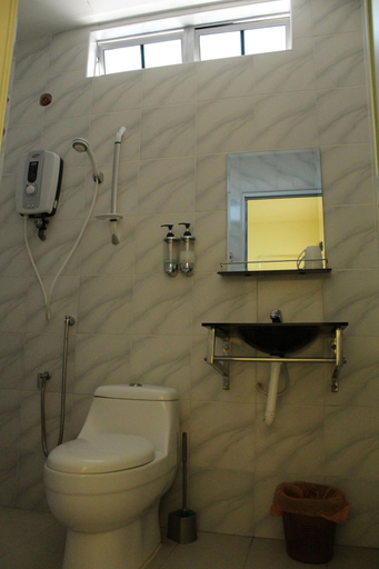 Bathroom, DesaTebrau NewStar Homestay - Wedding Bridal House, Johor Bahru