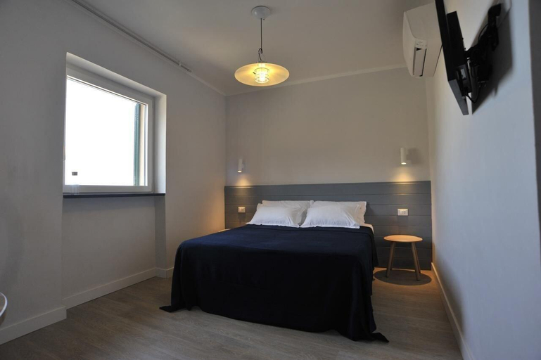 Bedroom 5, Aquarium Rooms, Genova