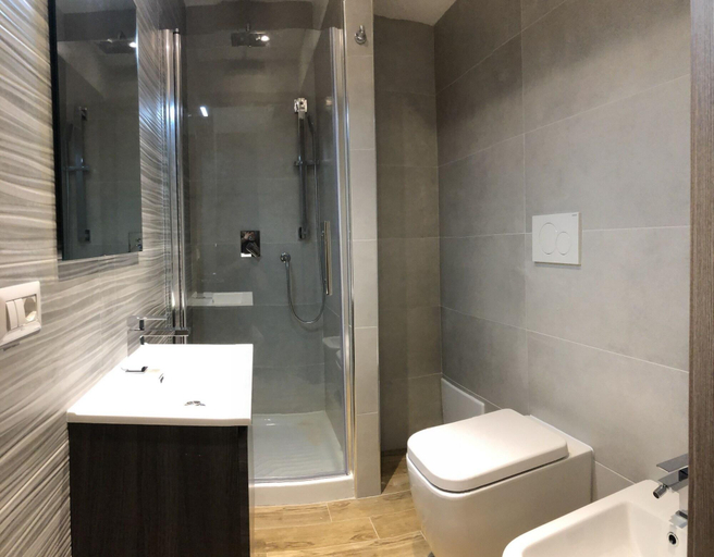 Bathroom 5, Arya Cagliari, Cagliari