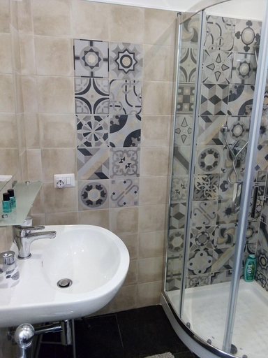 Bathroom 4, Casa Alecci 1820, Ragusa
