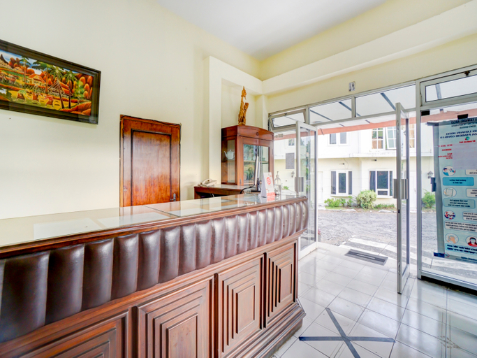Public Area 3, OYO 90371 Hotel Tawang Argo, Malang