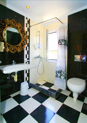 Bathroom 4, Iris Spa, Central Greece