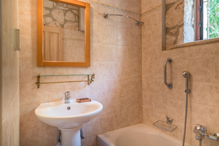 Bathroom 5, Myrties stone houses, Ionian Islands