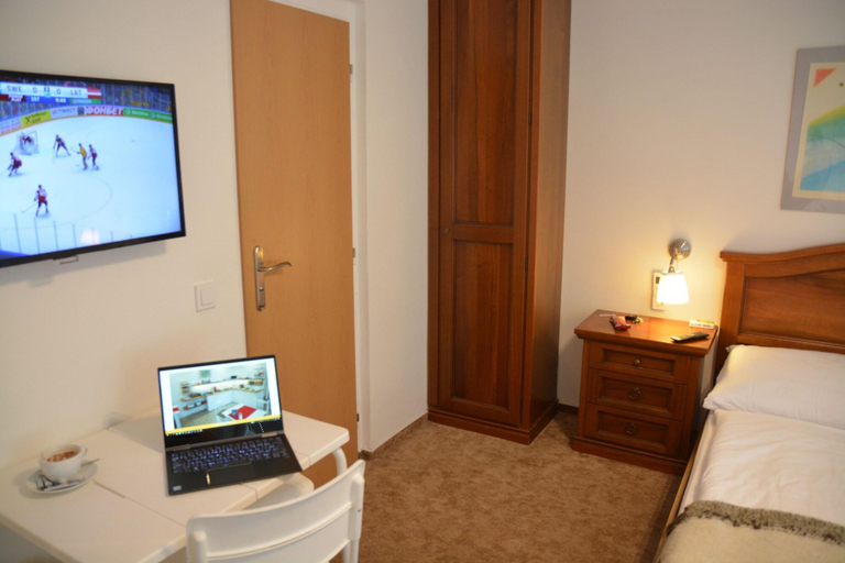Public Area 2, Vila Bohemia, Praha 13