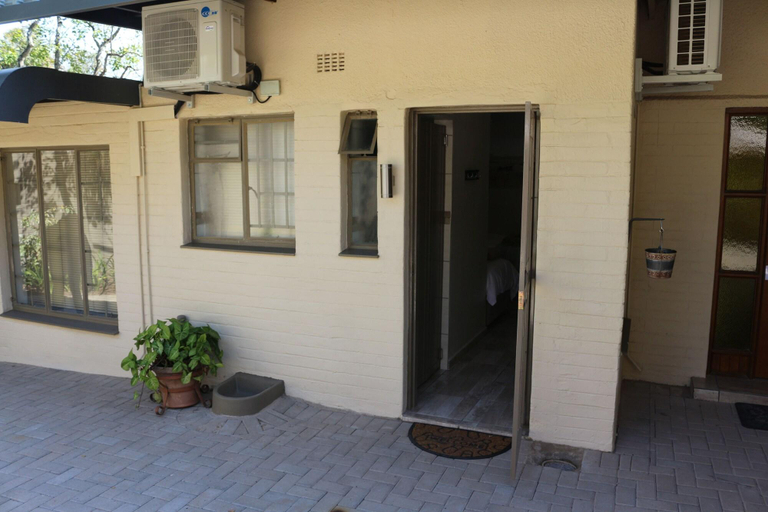Public Area 3, Hummingbirds Nest Guesthouse, Ehlanzeni