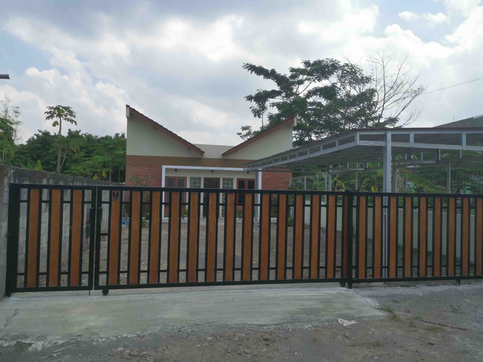 Verose Guest House Syariah Kentungan RedPartner, Sleman