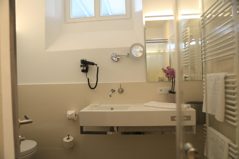 Bathroom 4, AKZENT Hotel Villa Saxer, Goslar