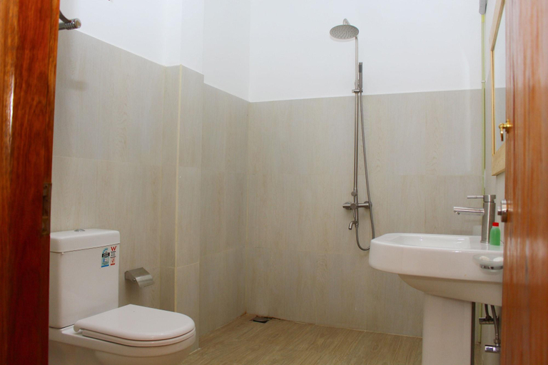Bathroom 4, Ocean Reach Holidays, Weligama